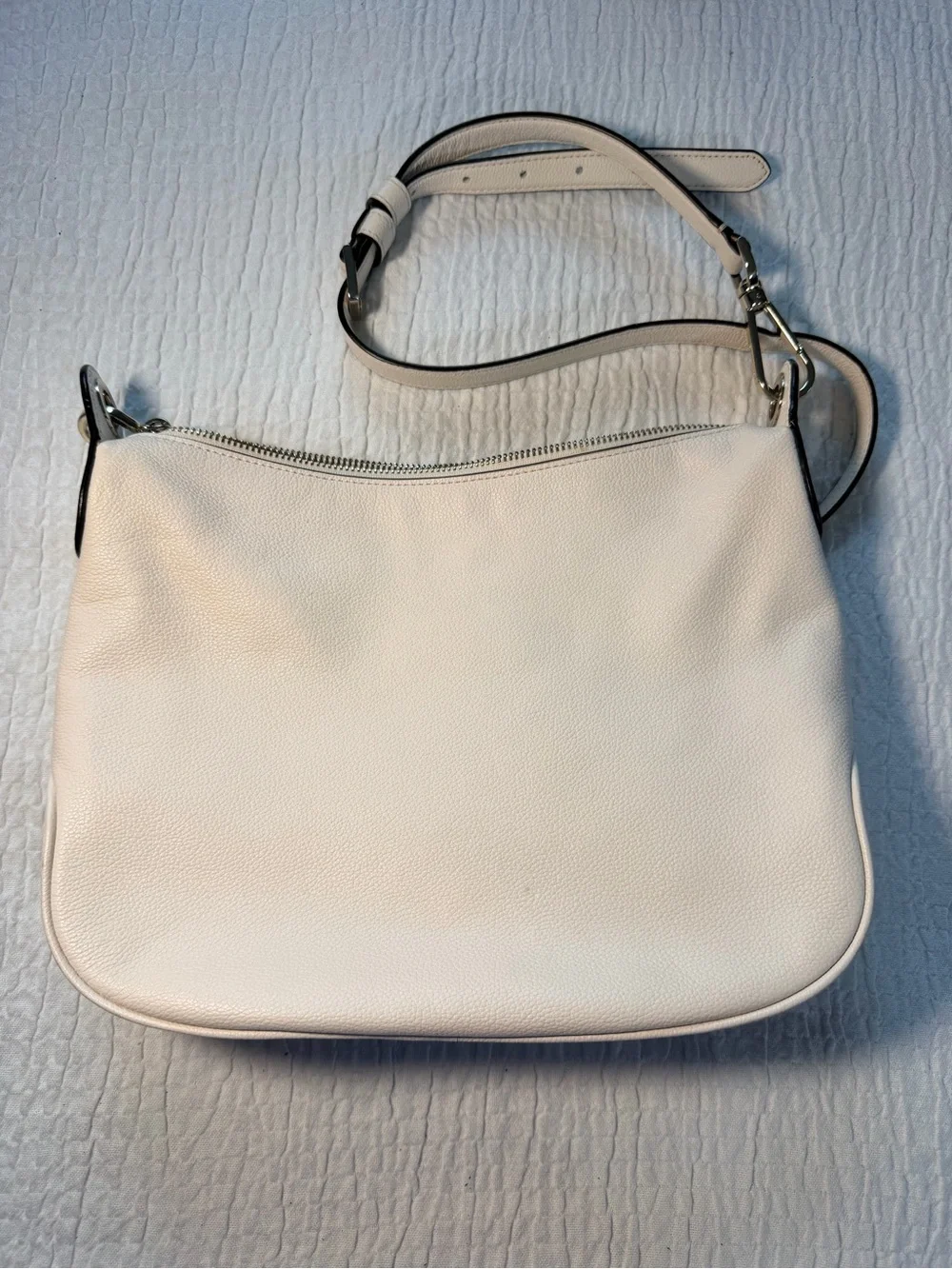 Kate Spade White Pebbled Leather Shoulder Bag – Gold Hardware Zip Top